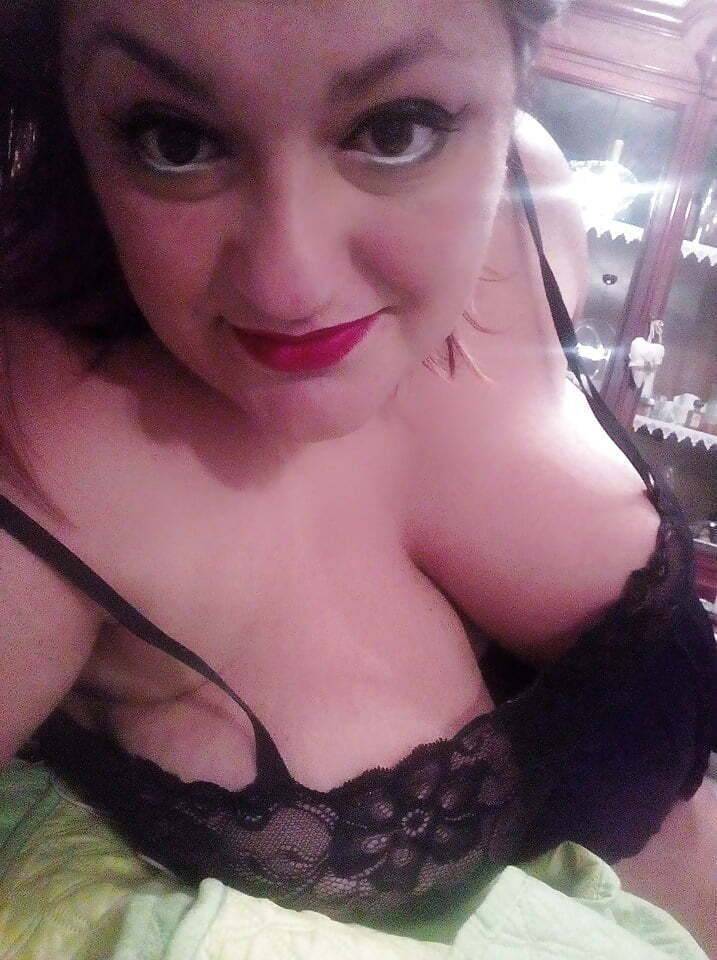 SPLIT MLADA CURA NEISKUSNA DJEVICA NEVINA SEX PRVO ISKUSTVO INCEST TETA ZA SEX, SPLIT BAKICA ZA JEBANJE, SPLIT ZENE DAJU BROJ