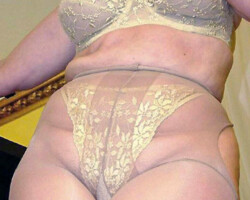 seks jos ono sto trazim i zelim,nezasitna sam,volim ga u svim pozama,a najvise volim zavrsnicu po licu,za sliku i broj upisi TETA SENKA na 880880